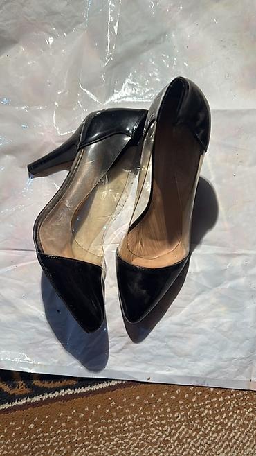 Босоножки, сандалии, шлепанцы: Женская обувь — два варианта. 1) Сандалии с декором - Размеры: 37 и — 22