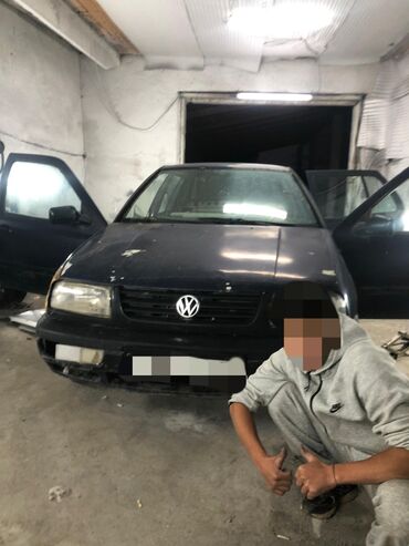 сидения гольф 4: Volkswagen Vento: 1993 г., 1.6 л, Механика, Бензин, Седан