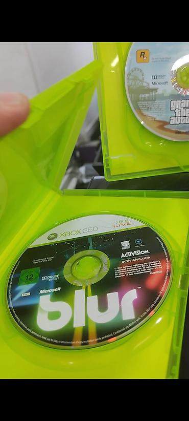 Xbox 360 & Xbox: Xbox 360 iki pult 5 oyun disk və 7 oyun icinde yazılı ela — 5