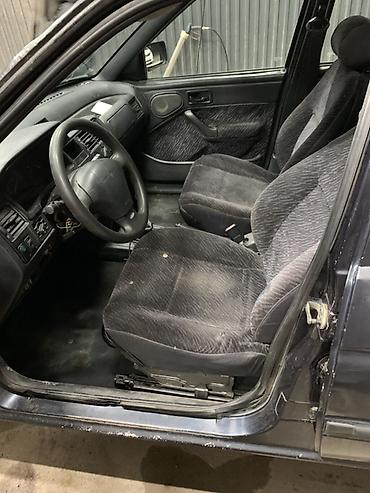 r 16: Ford Escort: 1998 г., 1.8 л, Механика, Бензин, Седан — 6