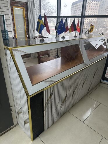 Офисные столы: Офисный столдор сатылат! Размерлери: 120х60, высота 70 см, 2490 сом — 6