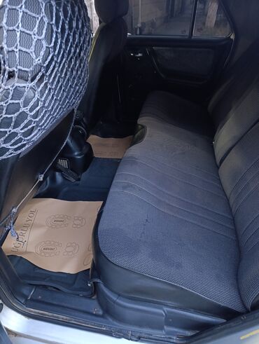 QAZ: QAZ 3110: 2.4 l | 2003 il 182000 km Sedan — 12