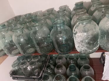 Süfrə qab-qacaqı: Müxtəlif ölçülərdə mövcud olan bu şüşə bankalar qida məhsullarının