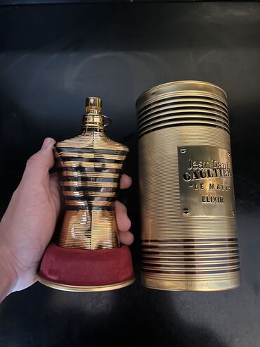 Парфюмерия: **Jean Paul Gaultier Le Male Elixir** — это истинное воплощение силы и