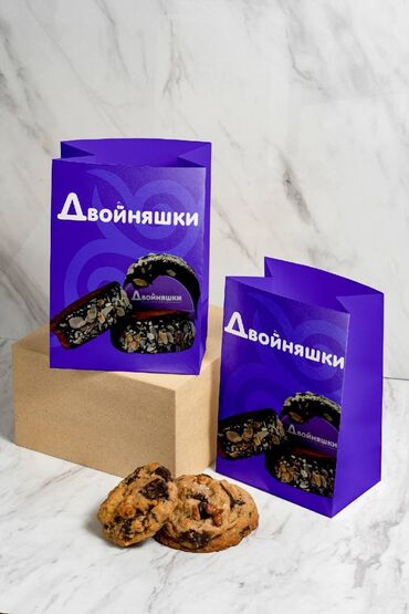 Графические дизайнеры: Графический дизайнер — 18