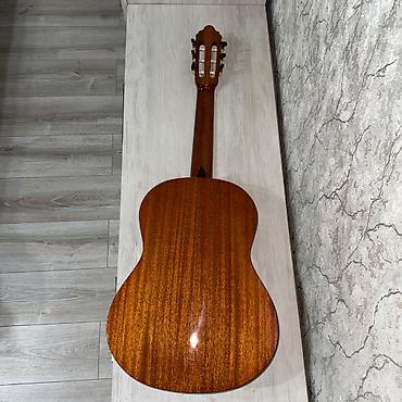 gitara qabi: Valencia Klassik Gitara 4/4 lük tam olaraq originaldır.Padelkalarla — 2