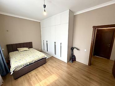 studio apartment: Студия, 80 м², 6 мкр 3 этаж, Дизайнерский ремонт — 3