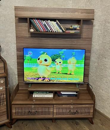 işlənmiş laminat: İşlənmiş, Düz TV altlığı, Polkalı, Laminat — 1