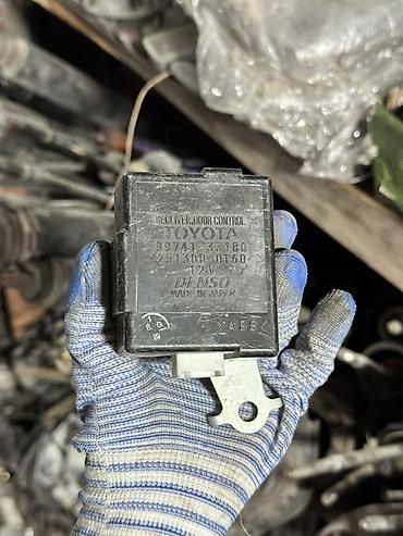 насос центрального замка: Блок управления центральным замком (Receiver, Door Control) Toyota — 1
