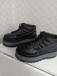 Toy paltarları və aksesuarları: Qalın altlıqlı qara uniseks botlar - Model: orta boy kruqovoy