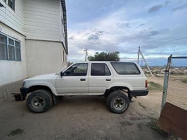 16 lt: Тойота 4раннер 1992 год. Объем 2,4 бензин Механика. Состояние — 4