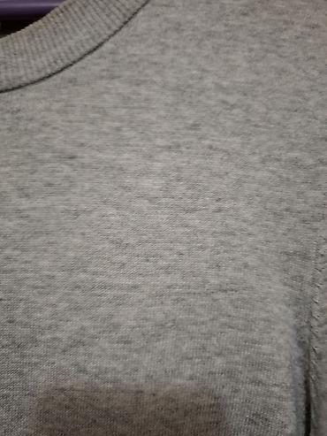 džemper preko kosulje: Sivi muški džemper H&M, klasičnog kroja sa okruglim izrezom (crew — 2