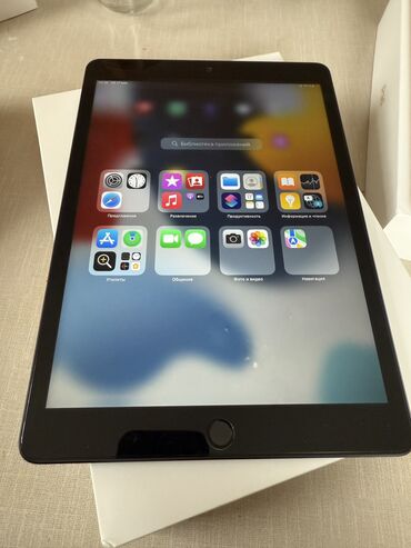 Планшеты: Планшет, Apple, память 64 ГБ, 10" - 11", Wi-Fi, Б/у, Классический цвет - Черный