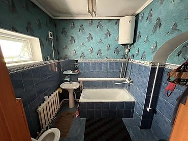 Продажа коттеджей и домов: 4 комнаты, 104 м², 5 соток, Бишкек, Кызыл Аскер Собственник — 11
