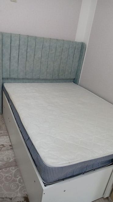 kravat sumqayit: Taxt 200azn. Olcu 1.50×1.90sm. Matras var. Qiymet sondur. Unvan — 1
