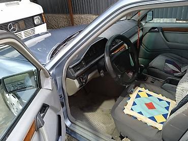 буд е 2: Mercedes-Benz W124: 1992 г., Механика, Бензин, Седан — 3