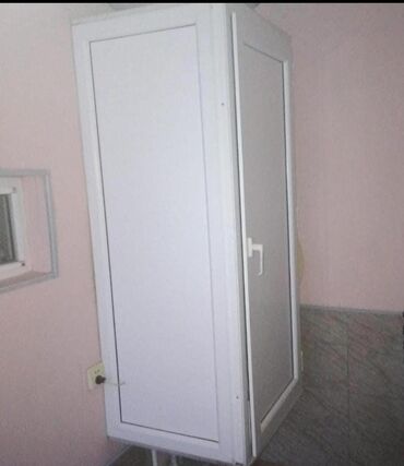 böyük dolab: Kombi şkafı satılır.əla vəziyyətdədi.ölçüləri böyükdür.bütün növ