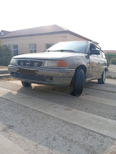 Opel: Opel Astra: 1.6 l | 1992 il 32000 km Universal -da lalafo.az — 7 Opel: Opel Astra: 1.6 l | 1992 il 32000 km Universal — 7