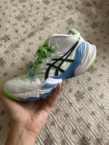 бу красофки: Кроссовкалар, 38, Asics, Жаңы, түсү - Ак, Акылуу жеткирүү