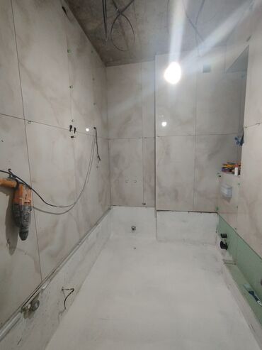 Сантехники: . Кафельщик. Кафельщик — 18