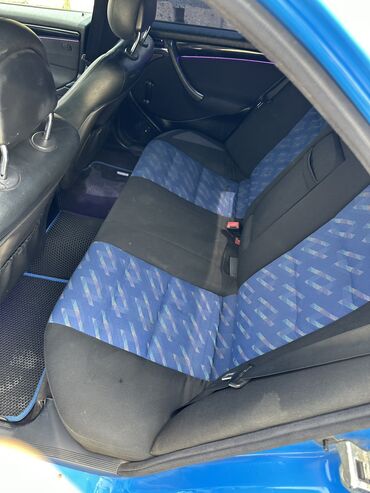 Mercedes-Benz: Mercedes-Benz 220: 2.2 l | 1998 il Sedan — 15