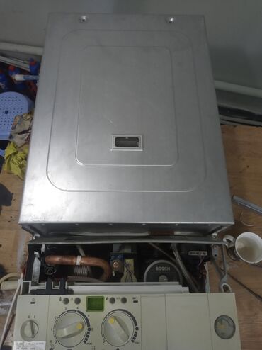 Другая бытовая техника: 28 kw bosch Alman kombisi 2 esenjer super vəziyətdə tanki kombi