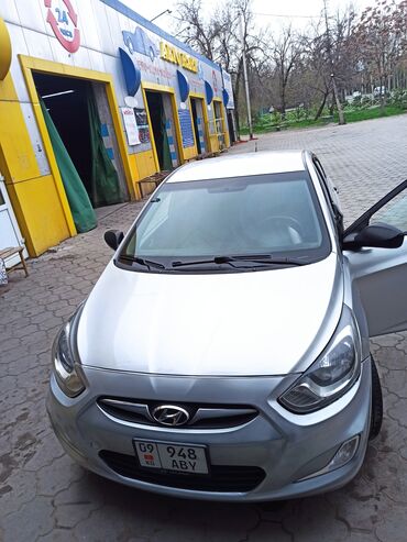 po dostupnym cenam a: Hyundai Accent: 2011 г., 1.6 л, Механика, Бензин, Седан