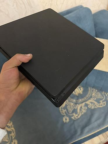 ucuz hesap: Sony PlayStation 4 Slim oyun konsolu Salam yaxş vəxyətdədir işləkdir — 4