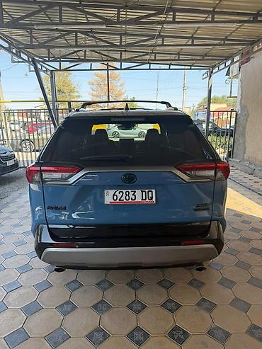 rav4: Toyota RAV4: 2022 г., Автомат, Гибрид — 5