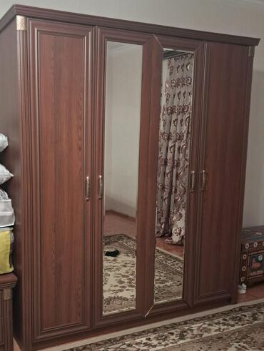 Dolablar: İşlənmiş, Açılan, Düz dolab, Qarderob, paltar dolabı