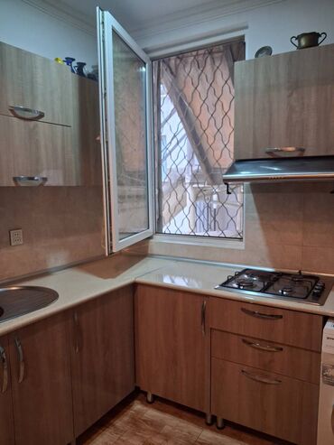 Uzunmüddətli kirayə mənzillər: Şəhərin mərkəzində, düz Torqovida 1 Otaq, 1 zal ev həm ev kimi, həm — 23