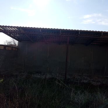 Həyət evləri və villaların satışı: Satılır: həyət evi və geniş torpaq sahesi 30 sat torpağı var 2 otaq — 9