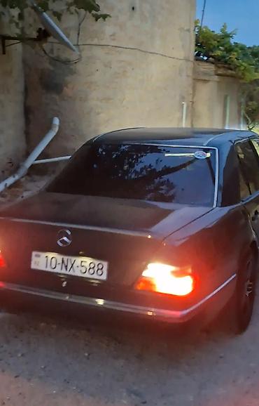 Mercedes-Benz: Mercedes-Benz E-Class: 2 l | 1990 il Sedan — 10