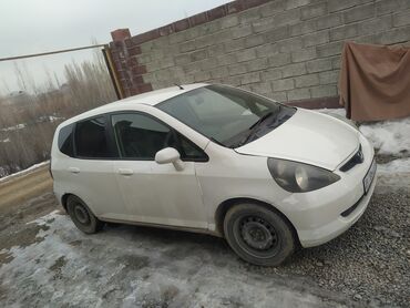 пуговичную машину: Honda Fit: 2002 г., 1.3 л, Автомат, Бензин, Седан