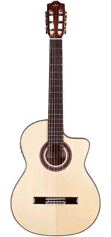 Gitaralar: Cordoba klassik gitara
model:gk-studio
canta hediyye — 1