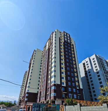 сдается квартира 6 микрорайон: 3 бөлмө, 81 кв. м, Элитка, 11 кабат, ПСО (өзү оңдоп түзөтүп бүтүү үчүн)