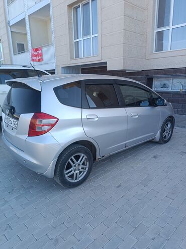 дом на колосах: Honda Fit: 2008 г., 1.5 л, Вариатор, Бензин, Хэтчбэк