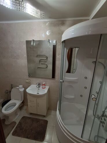 Посуточная аренда квартир: 3 комнаты, Душевая кабина, Постельное белье, Кондиционер — 9