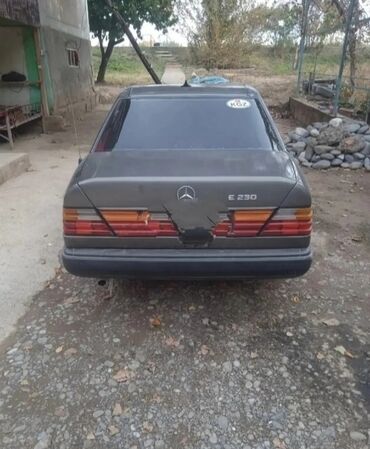 продаю авто мерс: Mercedes-Benz W124: 1988 г., 2.3 л, Механика, Бензин, Седан