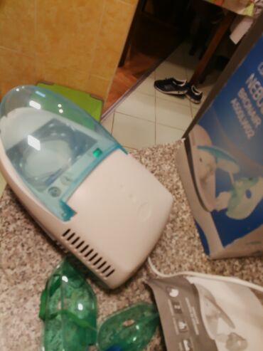 Inhalatori, nebulizatori: Inhalator kompresorski Nebulizer dobar ispravan sa 2 maske. U svojoj — 9