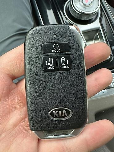 Kia: Kia Carnival: 2022 г., Минивэн — 16
