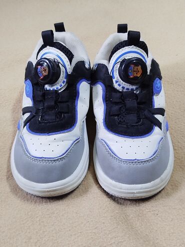 Детская обувь: Продаю детскую обувь в идеальном состоянии. Брали от 3500 сом. От 400 — 31