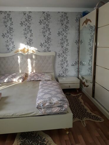 Günlük kirayə evlər: 120 kv. m, 3 otaqlı, Qaz, İşıq, Su — 2