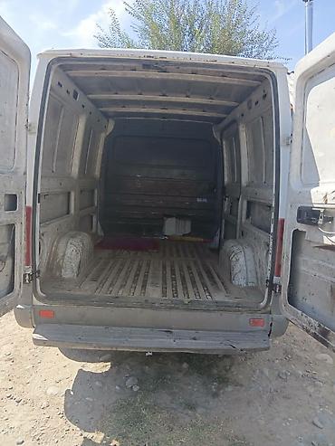 1000 к: Легкий грузовик, Mercedes-Benz, Стандарт, 1,5 т, Б/у — 9