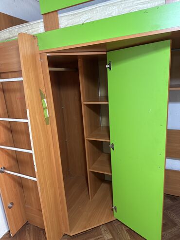 купить двухъярусную кровать: Двухъярусная детская кровать, Натуральное дерево, цвет - Зеленый