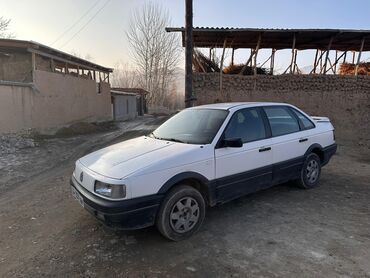 Volkswagen: Volkswagen Passat: 1989 г., 1.8 л, Механика, Бензин