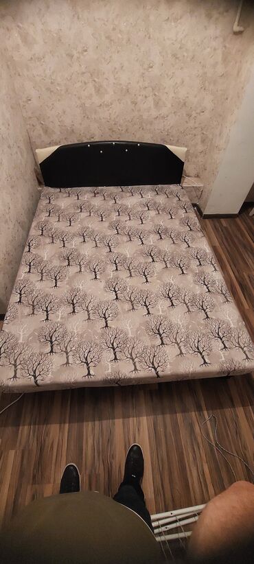 Çarpayılar: Təknəfərlik çarpayı, Bazasız, Matras ilə, Siyirməsiz
