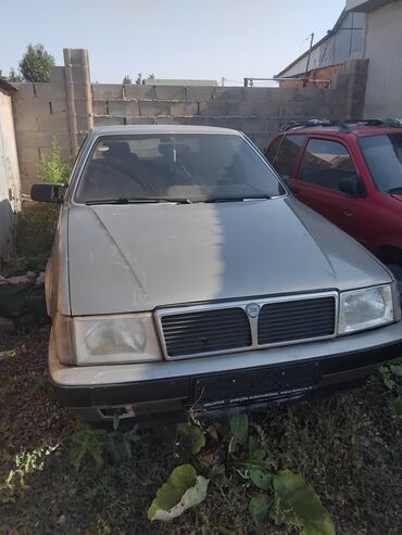 авто богаж: Lancia Thema: 1987 г., 2 л, Механика, Бензин, Седан