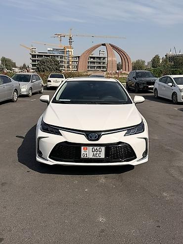 Toyota: Toyota Corolla: 2022 г., 1.6 л, Автомат, Гибрид, Седан — 2