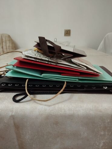 Digər: Kutu sumkaları 6 edər hamsı bir yerdə 5 azn — 12